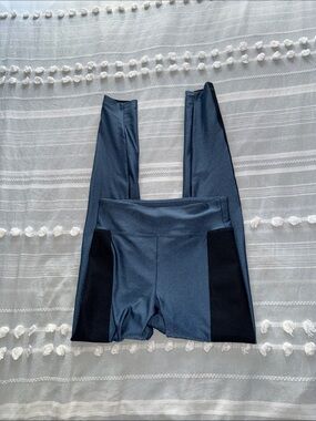 Koral legging size medium